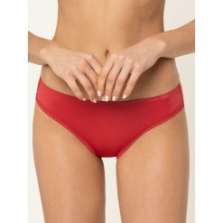 Figi klasyczne Calvin Klein Underwear Liquid Touch 000QF4481E. Różowe figi damskie Calvin Klein Underwear, s, bez wzorów. W wyprzedaży za 79,00 zł.