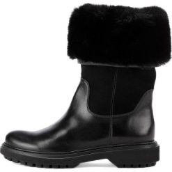 Geox kozaki damskie Asheely D94AYD 0FF22 37 czarny. Czarne kozaki damskie Geox, ze skóry, bez obcasa, bez zapięcia. Za 799,00 zł.