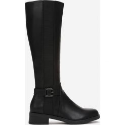 Czarne Kozaki Sahar. Czarne kozaki damskie Renee, eleganckie, z okrągłym noskiem, przed kolano, bez obcasa, na płaskiej podeszwie, na zamek. Za 129,99 zł.