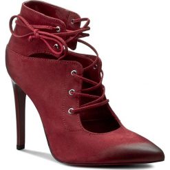 Szpilki CARINII - B3518 I39-000-PSK-A49. Czerwone szpilki ze skóry licowej marki Carinii, bez wzorów, eleganckie, bez obcasa, na obcasie, bez zapięcia. W wyprzedaży za 199,00 zł.