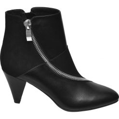 Botki damskie Catwalk czarne. Czarne botki damskie Catwalk, z materiału, bez obcasa, na obcasie, na zamek. Za 159,90 zł.
