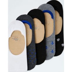 Komplet 5 par niewidocznych skarpetek z czaszkami i kotwicami. Szare skarpetki męskie Pull&Bear, bez wzorów. Za 49,90 zł.