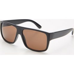 Okulary przeciwsłoneczne - Brązowy. Pomarańczowe okulary przeciwsłoneczne męskie Cropp. Za 29,99 zł.