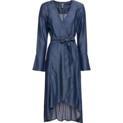 Sukienka dżinsowa z efektem założenia kopertowego bonprix ciemny denim. Niebieskie sukienki damskie bonprix, bez wzorów, z denimu, bez kołnierzyka, bez rękawów, kopertowe. Za 129,99 zł.