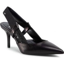Sandały KARL LAGERFELD - KL30305 Black Lthr/Textile. Czarne klapki damskie KARL LAGERFELD, bez wzorów, ze skóry ekologicznej, bez obcasa, na obcasie. Za 799,00 zł.