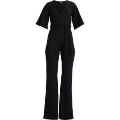 Kombinezony damskie: Missguided PLUNGE FRONT KIMONO SLEEVE KICK FLARE Kombinezon black