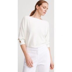 Sweter z wycięciami na rękawach - Kremowy. Białe swetry damskie Reserved, s, bez wzorów, bez rękawów, bez kaptura. Za 59,99 zł.