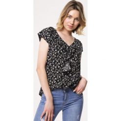 Czarna Bluzka Indoor Plumb. Czarne bluzki damskie Born2be, xl, bez wzorów, klasyczne, bez kołnierzyka, z krótkim rękawem. Za 49,99 zł.