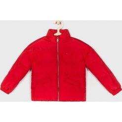 Tommy Hilfiger - Kurtka dziecięca 110-176 cm. Czerwone kurtki dziewczęce TOMMY HILFIGER, bez wzorów, z poliesteru, krótkie, z kapturem. W wyprzedaży za 499,90 zł.