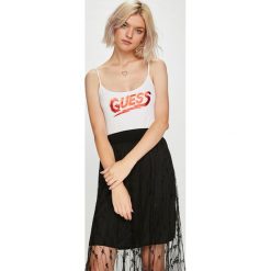 Guess Jeans - Top. Białe bluzki damskie marki Guess Jeans, s, z nadrukiem, z elastanu, casualowe, z okrągłym kołnierzem, bez rękawów. W wyprzedaży za 129,90 zł.