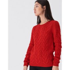 Sweter z warkoczowym splotem - Czerwony. Czerwone swetry damskie House, s, bez wzorów, ze splotem, bez rękawów, bez kaptura. Za 89,99 zł.