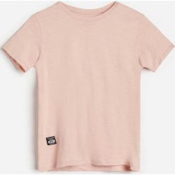 Bawełniany t-shirt - Różowy. Różowe t-shirty męskie Reserved, bez wzorów, z bawełny, bez kołnierzyka. Za 15,99 zł.