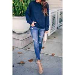 Sweter TABOLA. Niebieskie bluzy damskie uniwersalny. W wyprzedaży za 69,00 zł.