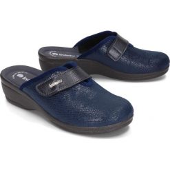 INBLU BJ-104 granatowy, kapcie damskie. Niebieskie koturny damskie Inblu. Za 59,90 zł.