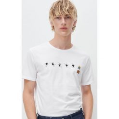 T-shirt z nadrukiem Johnny Bravo -. T-shirty męskie Reserved, s, z nadrukiem, bez kołnierzyka. Za 49,99 zł.