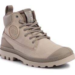 Trapery PALLADIUM - Outsider Wp+ W 96472-072-M Rainy Day. Brązowe trapery damskie Palladium, ze skóry. W wyprzedaży za 399,00 zł.