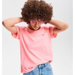 Luźny T-shirt z imitacją kieszeni - Pomarańczo. Szare t-shirty damskie marki Reserved, s, bez wzorów, bez kołnierzyka. Za 29,99 zł.