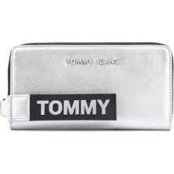 Tommy Hilfiger Femme Large Portfel Srebrny. Szare portfele damskie TOMMY HILFIGER, bez wzorów, z materiału. Za 290,95 zł.