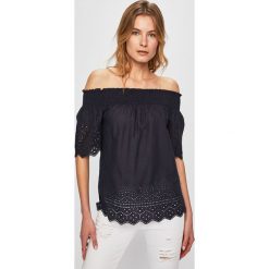 Only - Top. Białe bluzki damskie ONLY, z haftami, z bawełny, casualowe, bez kołnierzyka, z krótkim rękawem. W wyprzedaży za 49,90 zł.