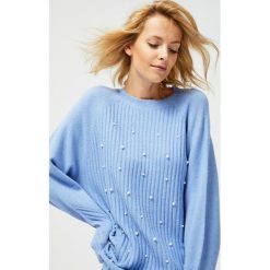 Sweter z perełkami. Niebieskie swetry damskie Moodo, s, bez wzorów, bez rękawów, bez kaptura. Za 29,99 zł.