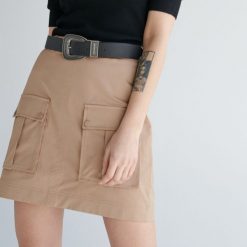 Spódnica z kieszeniami - Beżowy. Brązowe spódniczki damskie Reserved, bez wzorów. W wyprzedaży za 39,99 zł.