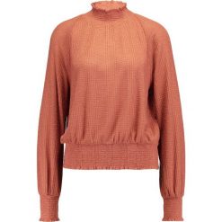 Swetry damskie: Free People BOULEVARD TOP Sweter coral