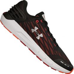 Czarne Buty biegowe Under Armour Charged Rogue M 3021225-002. Czarne buty sportowe męskie Under Armour, na lato, z tkaniny, bez zapięcia, do biegania. W wyprzedaży za 379,00 zł.