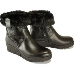 COMFORTABEL 991445-1 schwarz, botki damskie. Botki damskie Comfortabel, z polaru, bez obcasa, bez zapięcia. Za 379,90 zł.