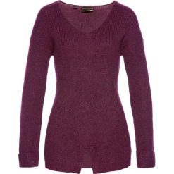 Sweter we wzór w warkocze bonprix jeżynowy. Fioletowe swetry klasyczne damskie bonprix, z dzianiny. Za 59,99 zł.