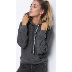 Ciemnoszara Bluza Inspire Me. Szare bluzy z kapturem damskie Born2be, l. Za 44,99 zł.