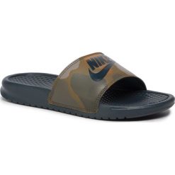 Klapki NIKE - Benassi Jdi Print 631261 300 Midnight Spurce. Pomarańczowe klapki męskie Nike, bez wzorów, ze skóry ekologicznej. Za 129,00 zł.