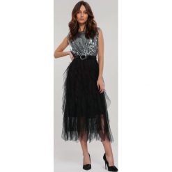 Czarno-Srebrna Sukienka Dimmet. Czarne sukienki damskie Renee, s, bez wzorów, eleganckie, z okrągłym kołnierzem, bez rękawów. Za 159,99 zł.