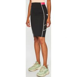 Puma - Spódnica. Czarne spódniczki damskie Puma, s, z elastanu, casualowe, midi, ołówkowe. W wyprzedaży za 159,90 zł.