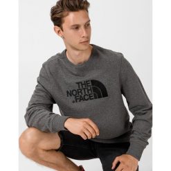 The North Face Drew Peak Bluza Szary. Szare bluzy męskie The North Face, m, z haftami, z bawełny, bez kołnierzyka, bez rękawów, bez kaptura. Za 307,95 zł.