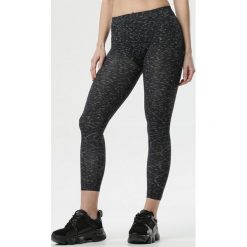Czarne Legginsy Of Your Fire. Czarne legginsy damskie Born2be, s, bez wzorów. W wyprzedaży za 24,99 zł.
