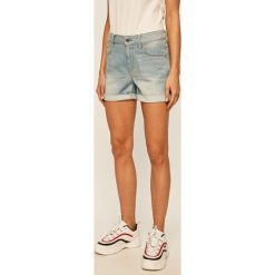 G-Star Raw - Szorty jeansowe. Niebieskie szorty damskie G-Star RAW, bez wzorów, z bawełny, retro, z podwyższonym stanem. W wyprzedaży za 259,90 zł.