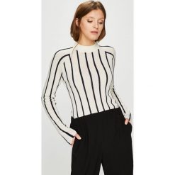 Calvin Klein - Sweter. Białe swetry damskie Calvin Klein, s, z nadrukiem, z wełny, z krótkim rękawem, krótkie, bez kaptura. W wyprzedaży za 529,90 zł.