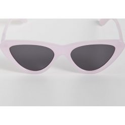 Okulary przeciwsłoneczne retro - Fioletowy. Fioletowe okulary przeciwsłoneczne damskie Sinsay, retro. Za 14,99 zł.