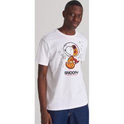 T-shirt Snoopy - Biały. Białe t-shirty męskie Reserved, s. Za 49,99 zł.