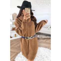 Sweter damski DAVERA BROWN. Pomarańczowe bluzy damskie Sweter damski DAVERA BROWN, uniwersalny, bez wzorów, bez rękawów, bez kaptura. W wyprzedaży za 89,00 zł.