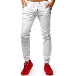 Joggery męskie: Spodnie joggery jeansowe męskie białe (ux1263)
