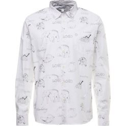 Soulland SCHOGGO Koszula white. Białe koszule męskie marki Soulland, m, bez wzorów, z bawełny, bez kołnierzyka, bez rękawów. Za 669,00 zł.