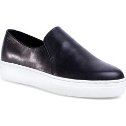Półbuty VAGABOND - Camille 4945-201-20 Black. Czarne półbuty damskie Vagabond, na co dzień, bez wzorów, ze skóry, bez obcasa, na płaskiej podeszwie, bez zapięcia. Za 419,00 zł.