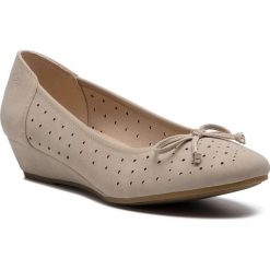 Półbuty CLARA BARSON - W17SS521-13 Beige. Brązowe półbuty damskie Clara Barson, bez wzorów, ze skóry ekologicznej, bez obcasa, na płaskiej podeszwie, bez zapięcia. Za 79,99 zł.