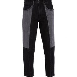 Jeansy damskie: Wåven AKI Jeansy Relaxed Fit dirty black mix