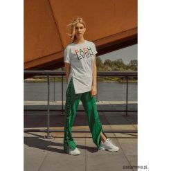 T-shirt AS. Brązowe t-shirty damskie Pakamera, m, z dzianiny, z podwójnym kołnierzykiem. Za 120,00 zł.
