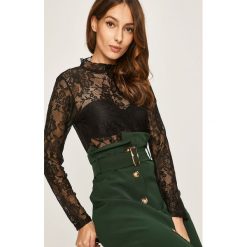 Answear - Bluzka. Czarne bluzki damskie ANSWEAR, s, w koronkowe wzory, z elastanu, z okrągłym kołnierzem, z długim rękawem. Za 69,90 zł.