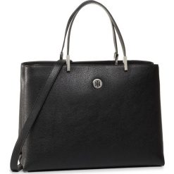 Torebka TOMMY HILFIGER - Th Core Satchel AW0AW07968 BDS. Czarne torebki klasyczne damskie TOMMY HILFIGER, bez wzorów, ze skóry ekologicznej, klasyczne, bez dodatków. W wyprzedaży za 519,00 zł.