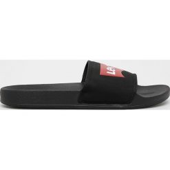 Levi's - Klapki. Czarne kapcie męskie marki Levi's®, z gumy, bez zapięcia. Za 129,90 zł.