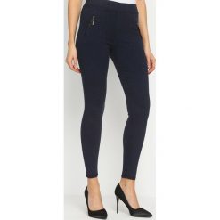 Spodnie damskie: Granatowe Legginsy Useful